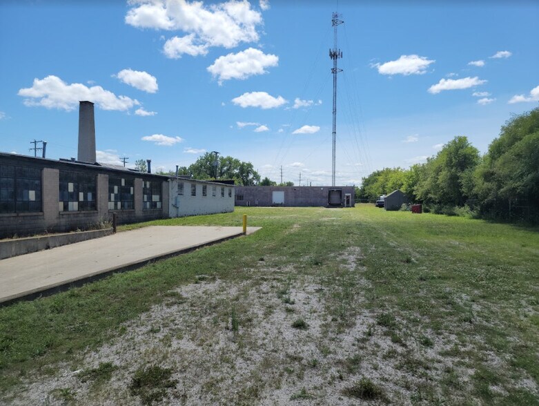 More Photos Of 1900 E Holland Ave, Saginaw Warehouse For Sale