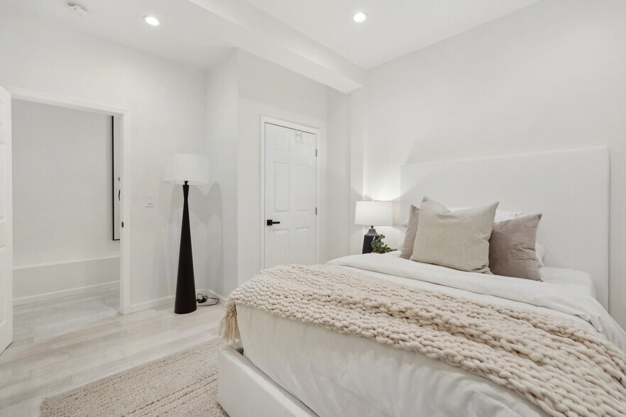 More Photos Of 17-19 Card Aly, San Francisco Apartments For Sale