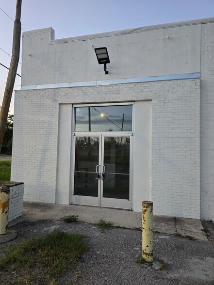 More Photos Of 550 S Patterson St, Valdosta Freestanding For Sale