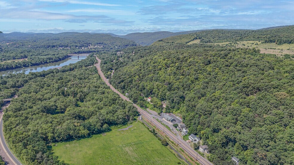 More Photos Of 1477 W Main St, Plymouth Bar For Sale