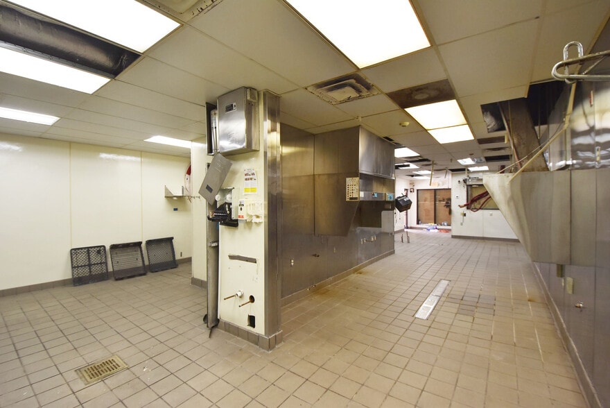 More Photos Of 64 Carriage Oaks Dr, Tyrone Restaurant For Lease