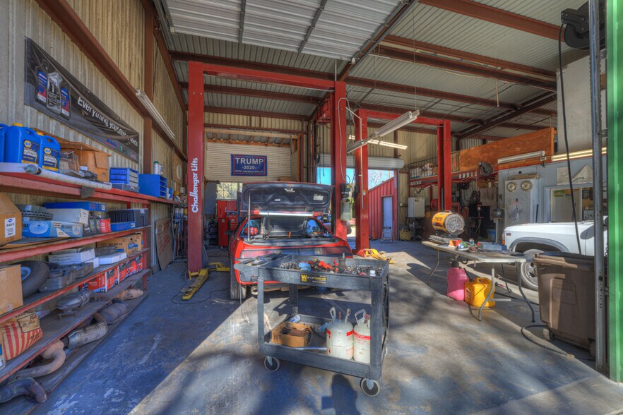 More Photos Of 8328 FM 2673, Canyon Lake Auto Repair For Sale