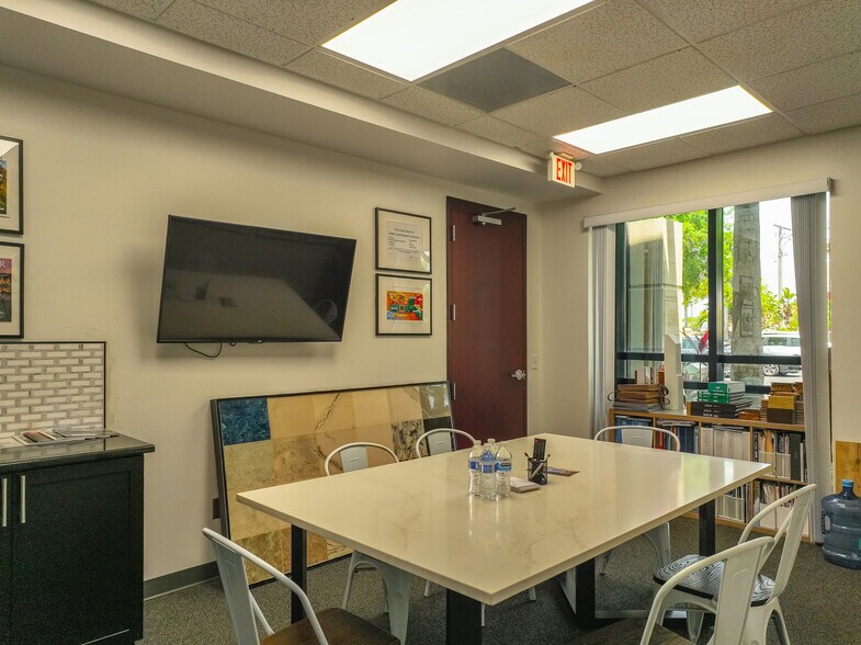 More Photos Of 3709 W Jetton Ave, Tampa Office For Sale
