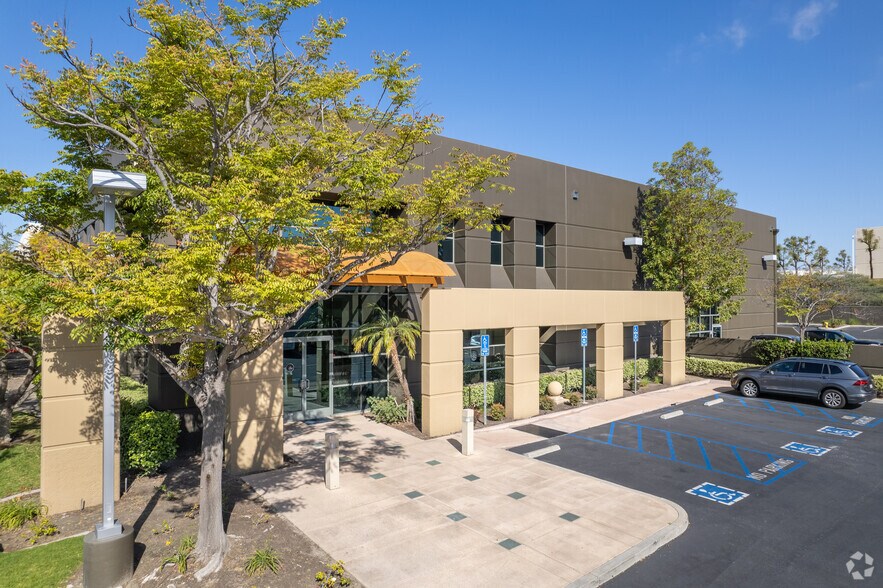 Primary Photo Of 25901 Commercentre Dr, Lake Forest Warehouse For Lease