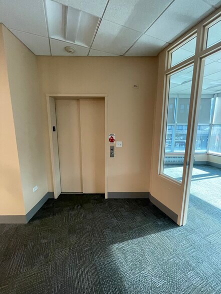 More Photos Of 1640 W Fullerton Ave, Chicago Bank For Lease