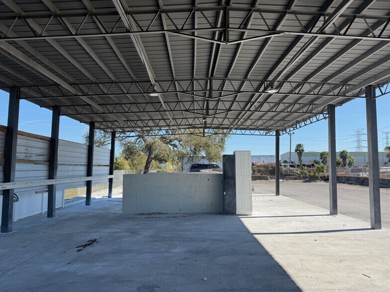 More Photos Of 11475 49th St N, Clearwater Warehouse For Lease