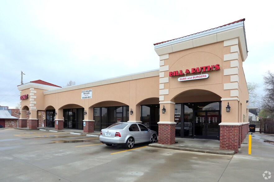 Primary Photo Of 407 N York St, Muskogee Freestanding For Lease