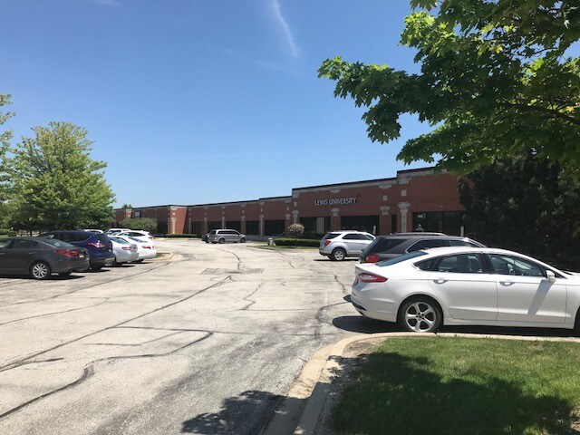 More Photos Of 18501 Maple Creek Dr, Tinley Park Office For Lease