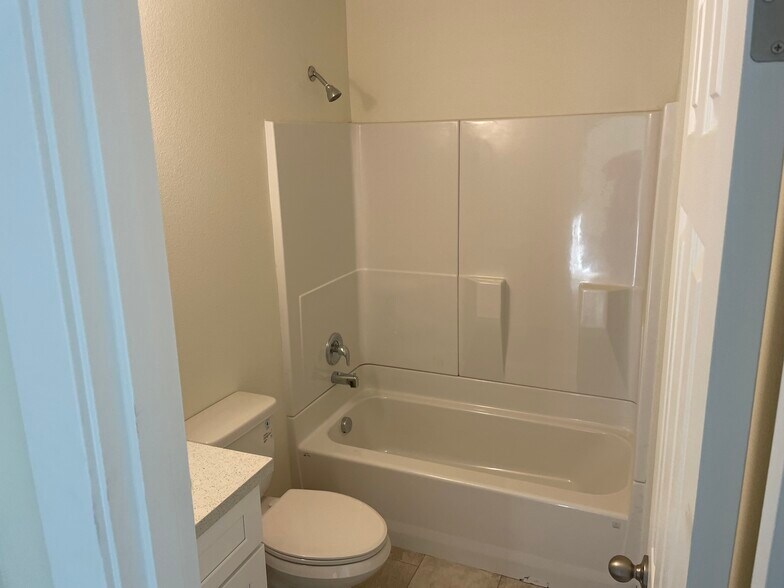 More Photos Of 1568 Minor Rd, Kelso Apartments For Sale