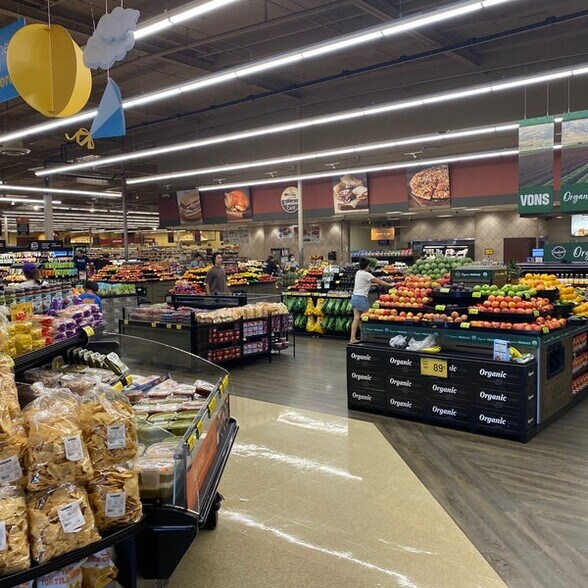 More Photos Of Vons Supermarket, Yucca Valley Supermarket For Sale