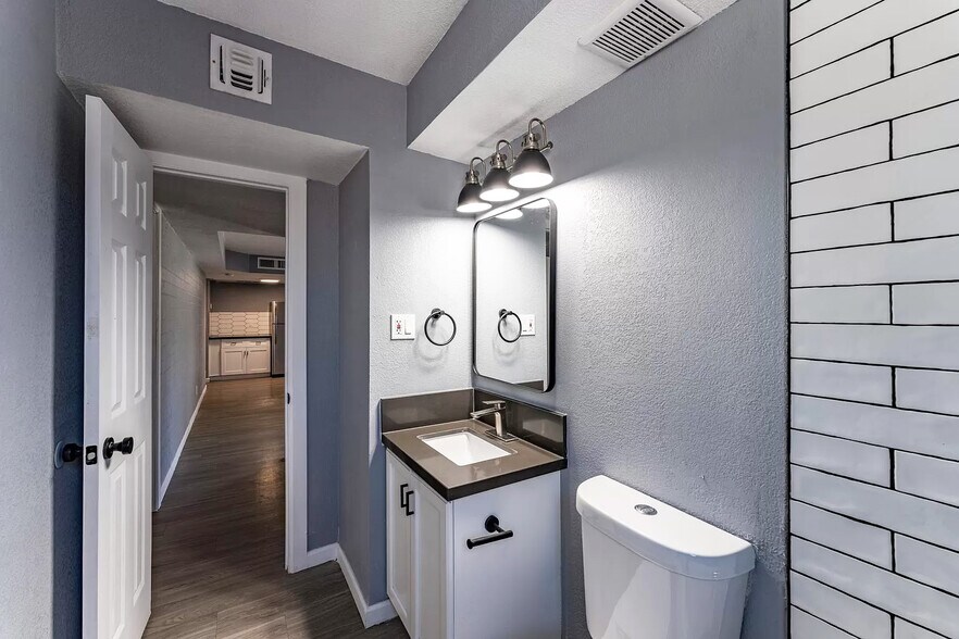 More Photos Of 2014 W Berridge Ln, Phoenix Apartments For Sale