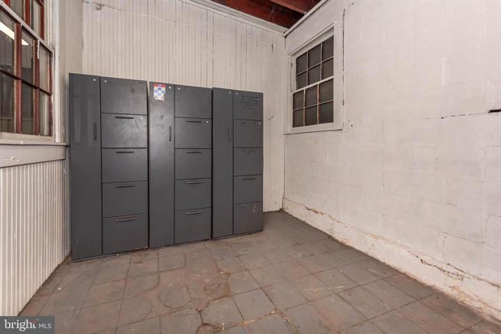 More Photos Of 242 S Dean St, Baltimore Warehouse For Lease