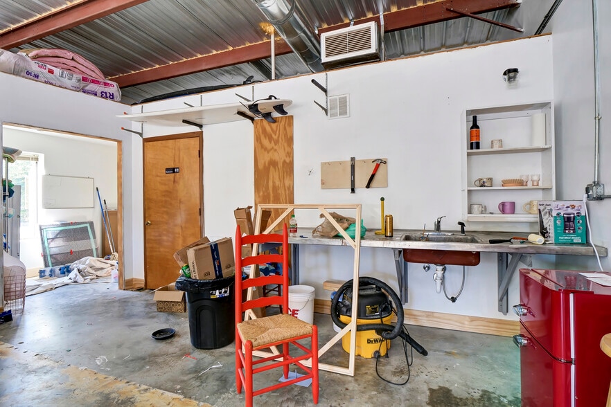 More Photos Of 1316 S 5th Ave, Wilmington Service For Sale