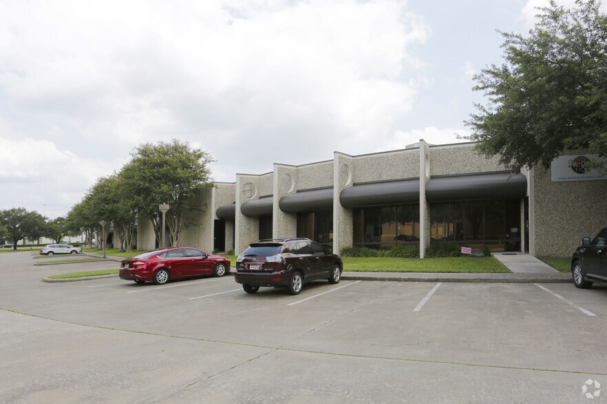 More Photos Of 7240 Brittmoore Rd, Houston Unknown For Lease
