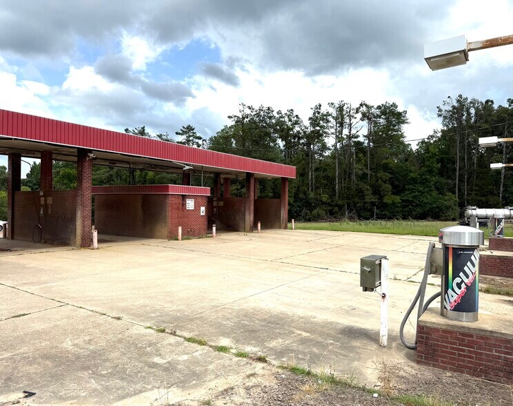 More Photos Of 19617 US-82, Carrollton Carwash For Sale
