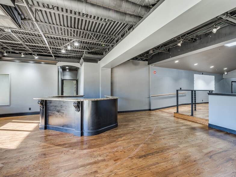 More Photos Of 11367 E 61st St, Broken Arrow Manufacturing For Lease