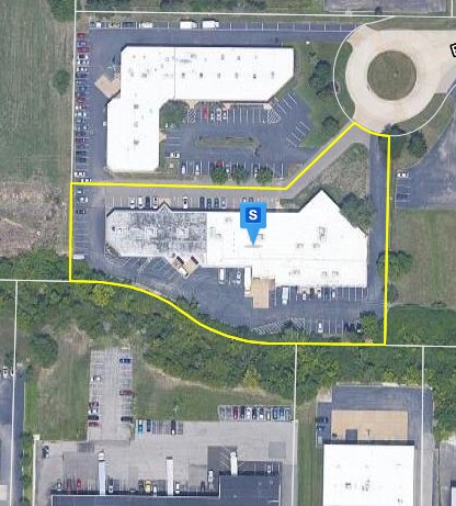 More Photos Of 950-970 Bolger Ct, Fenton Service For Lease