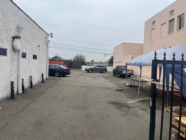 More Photos Of 1725 W Florence Ave, Los Angeles Specialty For Sale