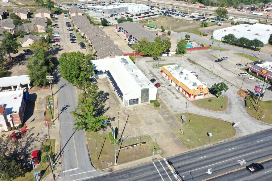 More Photos Of 1423 Brazos Dr, Huntsville Office For Sale