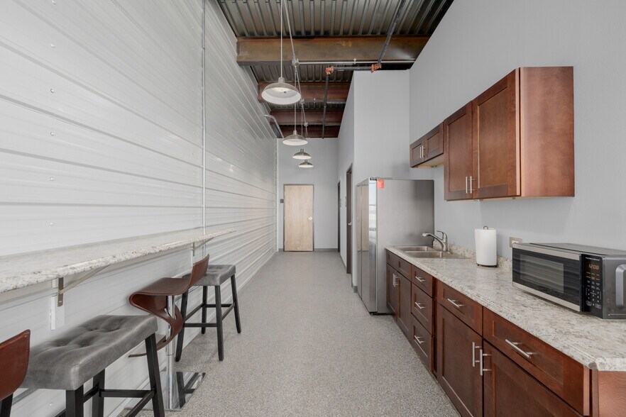 More Photos Of 560 Ames St, Lakewood Industrial For Sale
