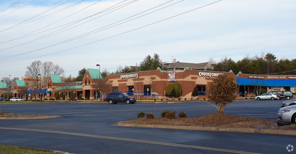 More Photos Of 500-692 Hanes Mall Blvd, Winston-Salem Unknown For Lease