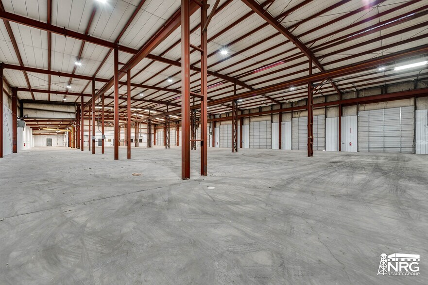 More Photos Of 2818 W 42nd St, Odessa Warehouse For Lease