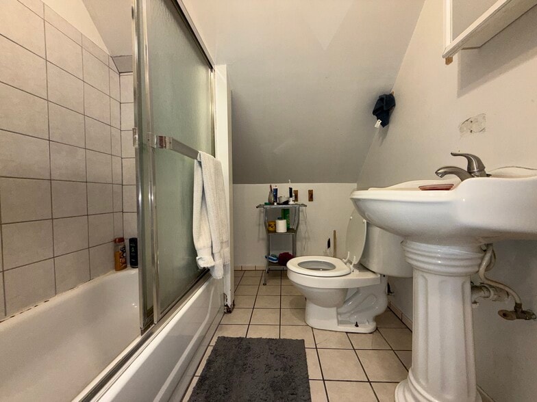 More Photos Of 2606 N California Ave, Chicago Apartments For Sale