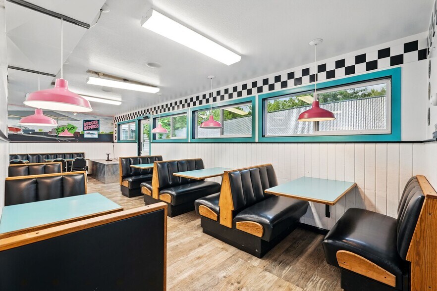More Photos Of 213 W College Ave, Saint Maries Restaurant For Sale