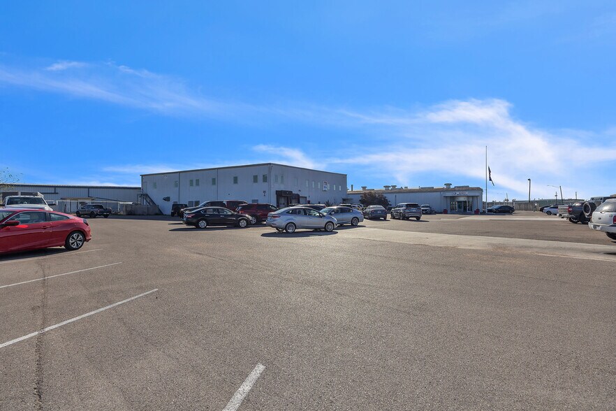 More Photos Of 4242 Baldwin Blvd, Corpus Christi Manufacturing For Sale