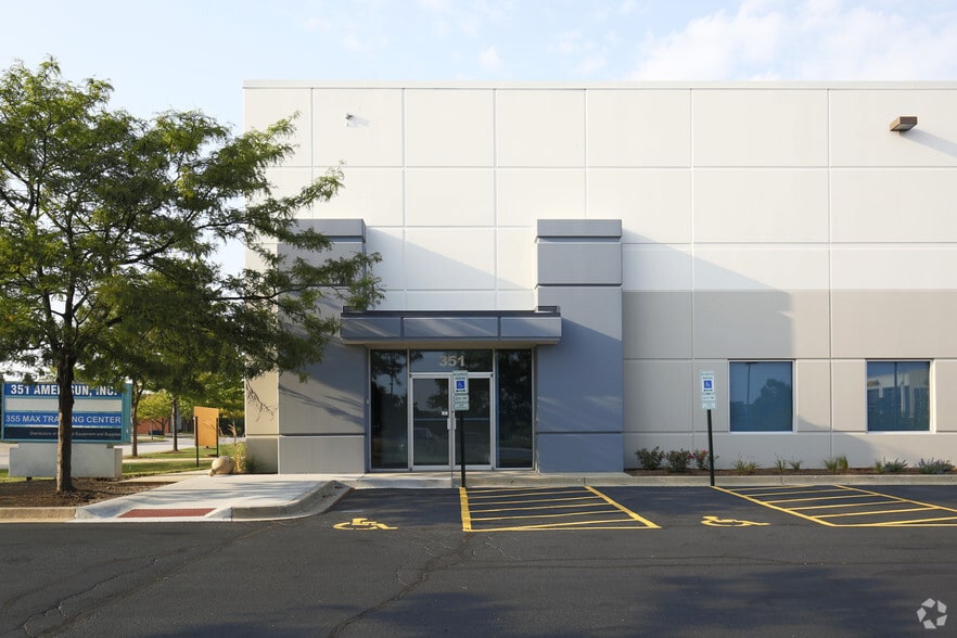 More Photos Of 351-355 Hastings Dr, Buffalo Grove Warehouse For Lease