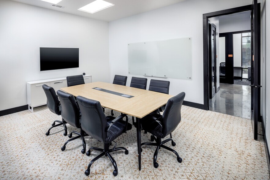 More Photos Of 2504 Bransford Ave, Nashville Coworking Space