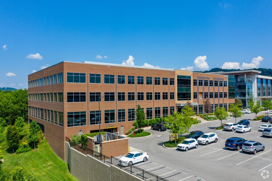 More Photos Of 5005 Maryland Way, Brentwood Office For Lease
