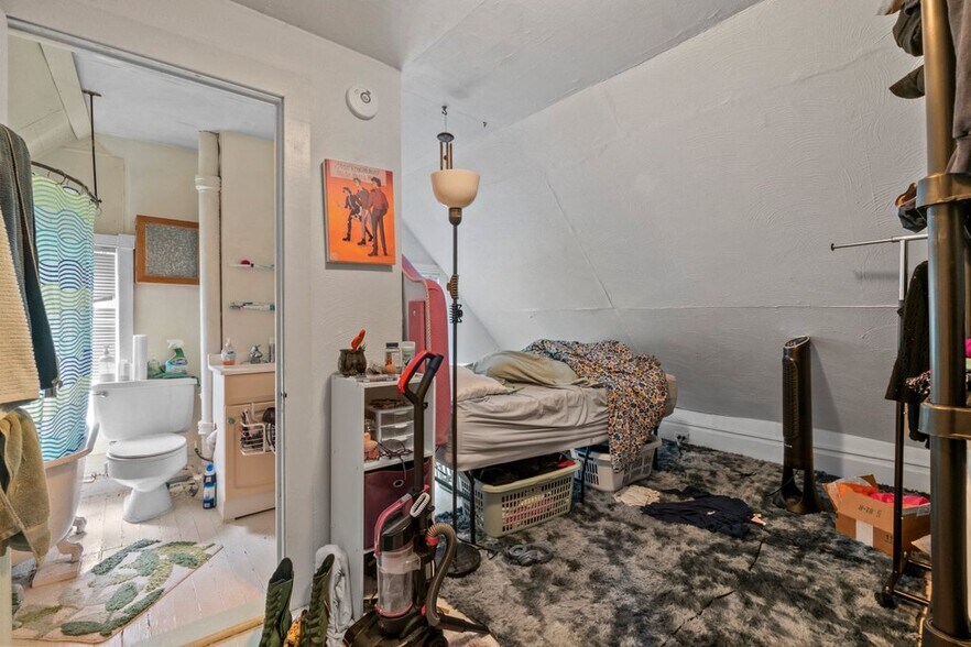 More Photos Of 5001 Roland Ave, Baltimore Apartments For Sale