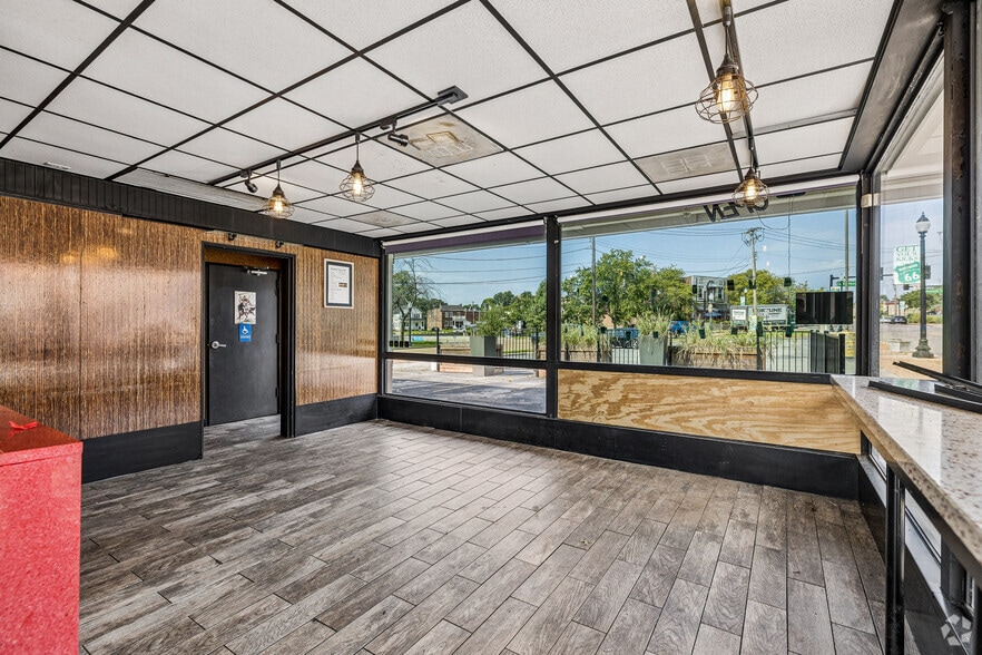 More Photos Of 7260 Manchester Rd, Maplewood Restaurant For Sale