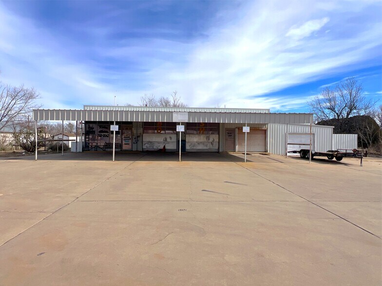 More Photos Of 230 N Louis Tittle Ave, Mangum Auto Repair For Sale