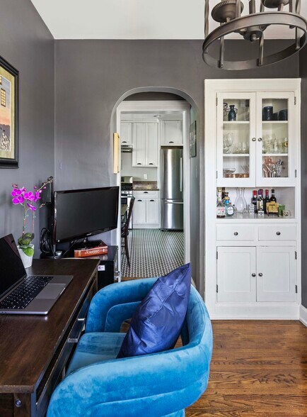 More Photos Of 1569 S Orange Grove Ave, Los Angeles Apartments For Sale