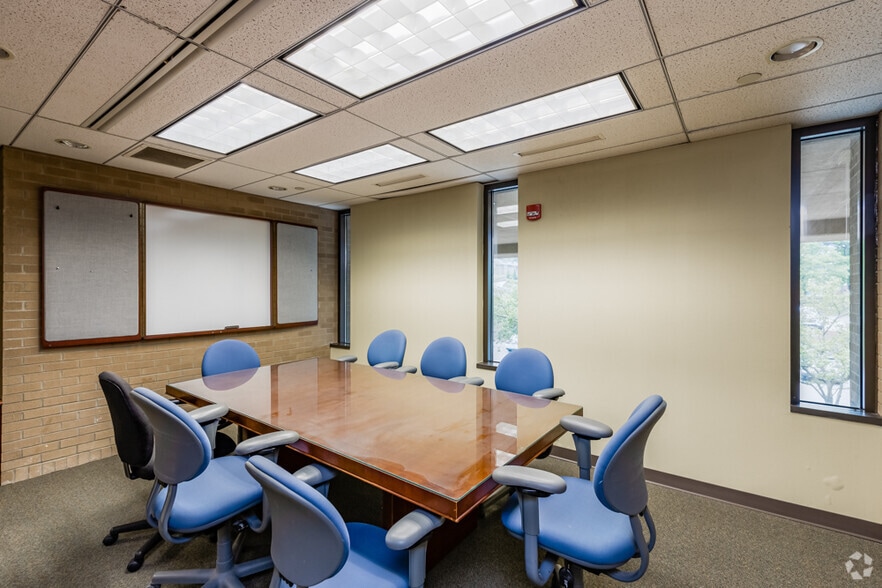 More Photos Of 300 Oxford Dr, Monroeville Office For Lease