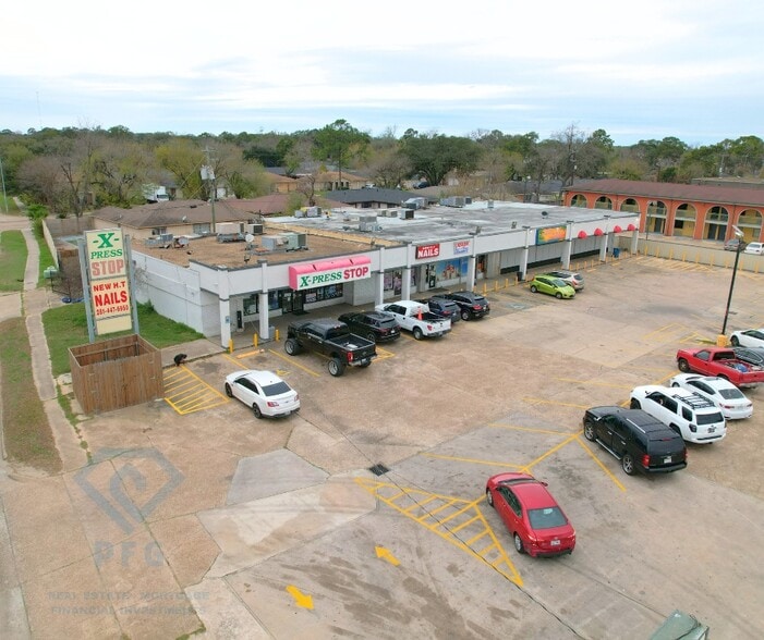 More Photos Of 9007 North Fwy, Houston Storefront For Sale