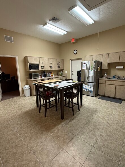 More Photos Of 5282-5286 Applegate Dr, Spring Hill Office For Sale