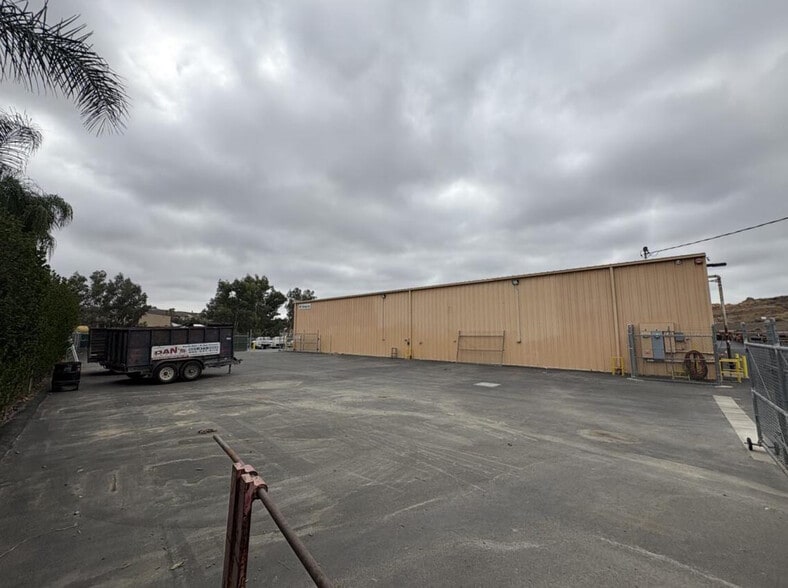 More Photos Of 19011 Mermack Rd, Lake Elsinore Manufacturing For Lease