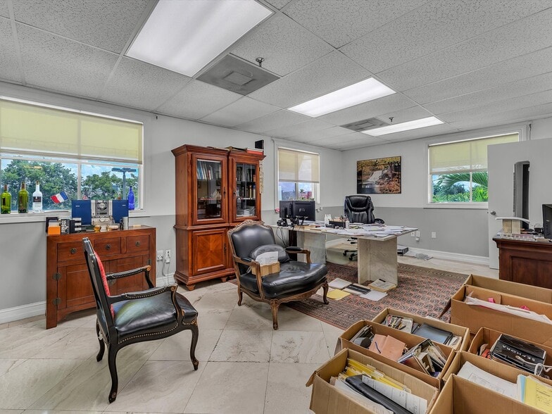 More Photos Of 8299 NW 30th Ter, Doral Warehouse For Lease