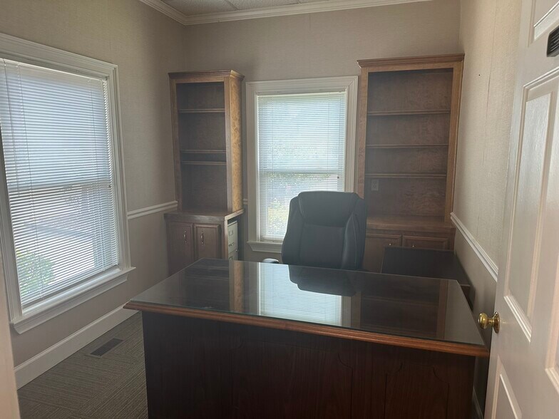 More Photos Of 2601 Commons Blvd, Augusta Office For Lease