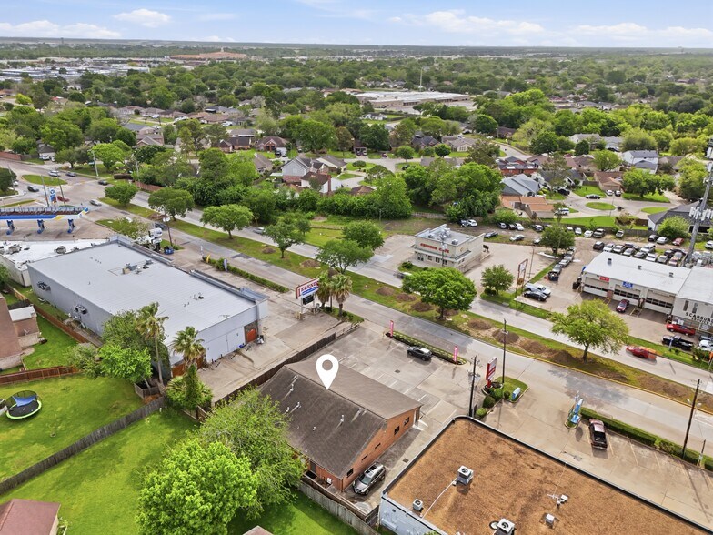 More Photos Of 12325 Scarsdale Blvd, Houston Medical For Sale
