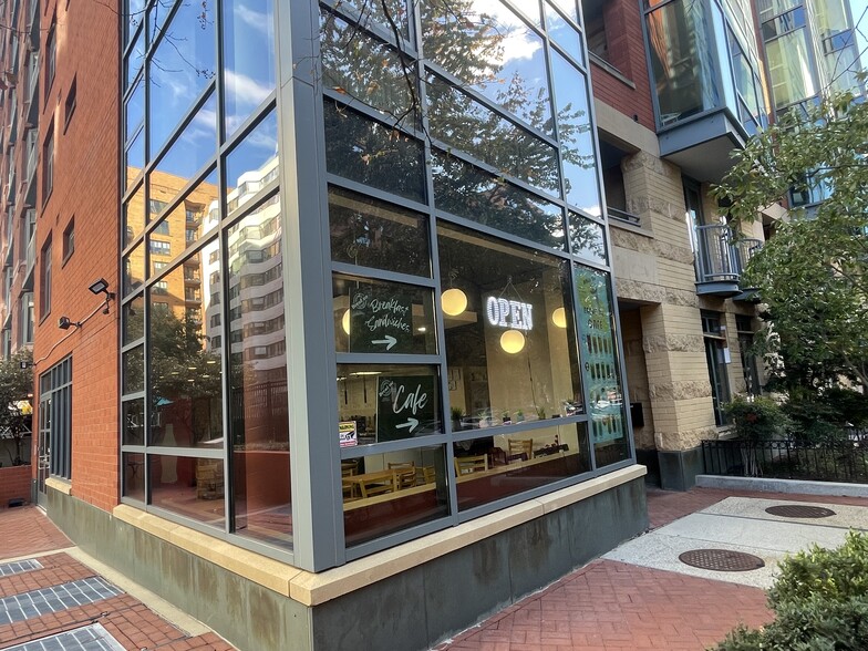 Primary Photo Of 1117 10th St NW, Washington Apartments For Sale