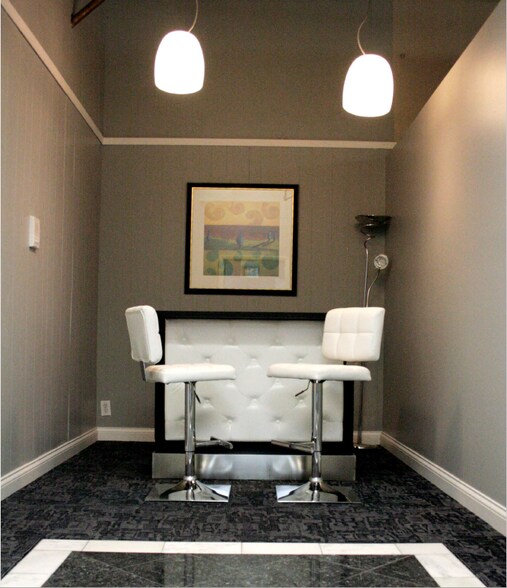 More Photos Of 1700 S Michigan Ave, Chicago Office For Sale