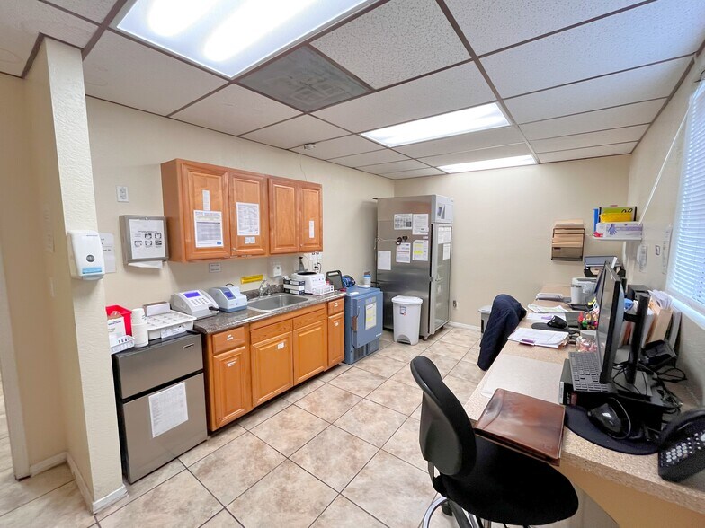 More Photos Of 2822 E Florence Ave, Huntington Park Medical For Sale