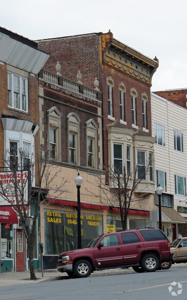 More Photos Of 14-20 N Main St, Shenandoah Office For Sale