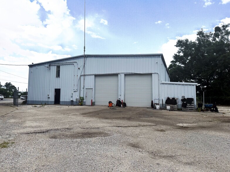 More Photos Of 8461 Airport Blvd, Mobile Auto Dealership For Sale