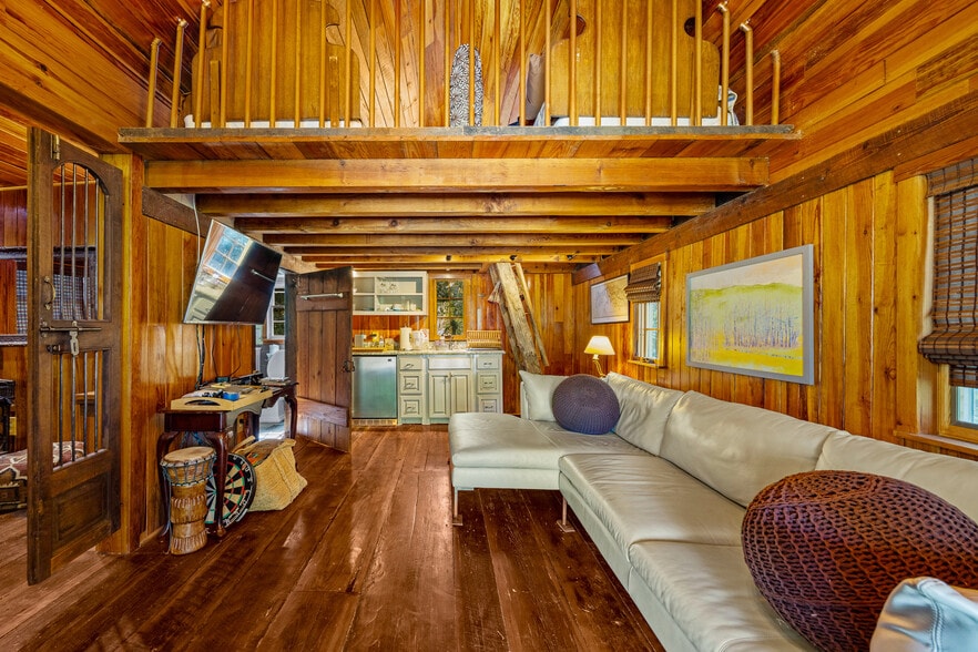 More Photos Of 438 Kessler Loop, Guyton Hospitality For Sale