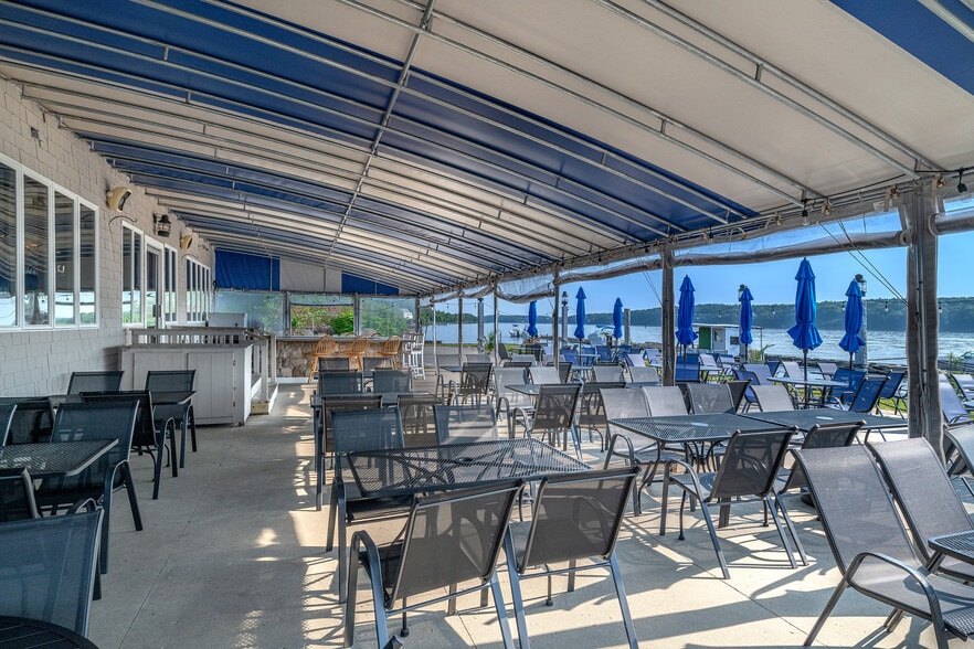 More Photos Of 119 Commercial St, Bath Marina For Sale